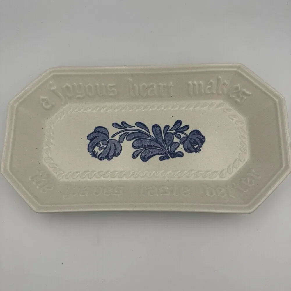 Pfaltzgraff YORKTOWNE Bread Tray A JOYOUS HEART MAKES LOAVES TASTE BETTER USA